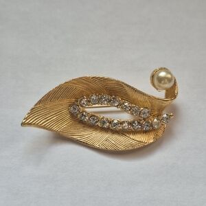 Vintage Leaf Brooch with Pearl Accent